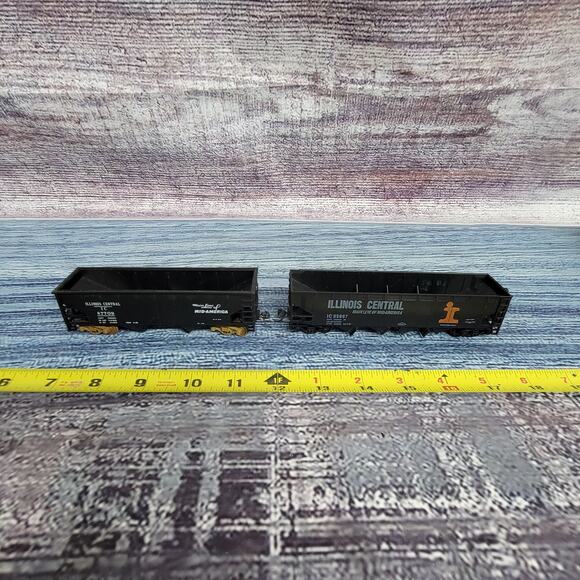 Vintage H.O scale Illinois central 2&4 bottom hopper train car black and white - Picture 1 of 12